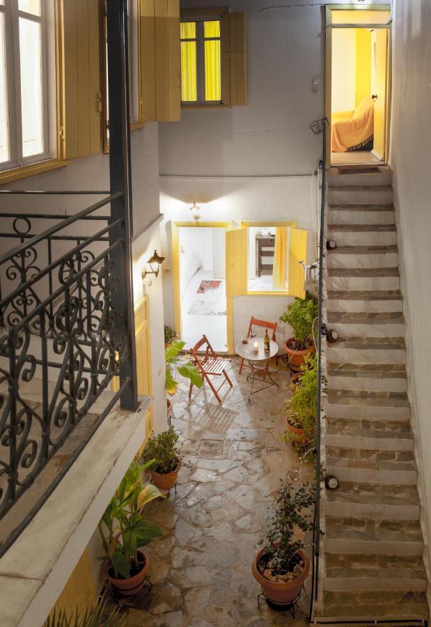 Great 35 Sq M On 1st Floor In Bohemian Psyri In Athens' Historic Center-in Vivo *