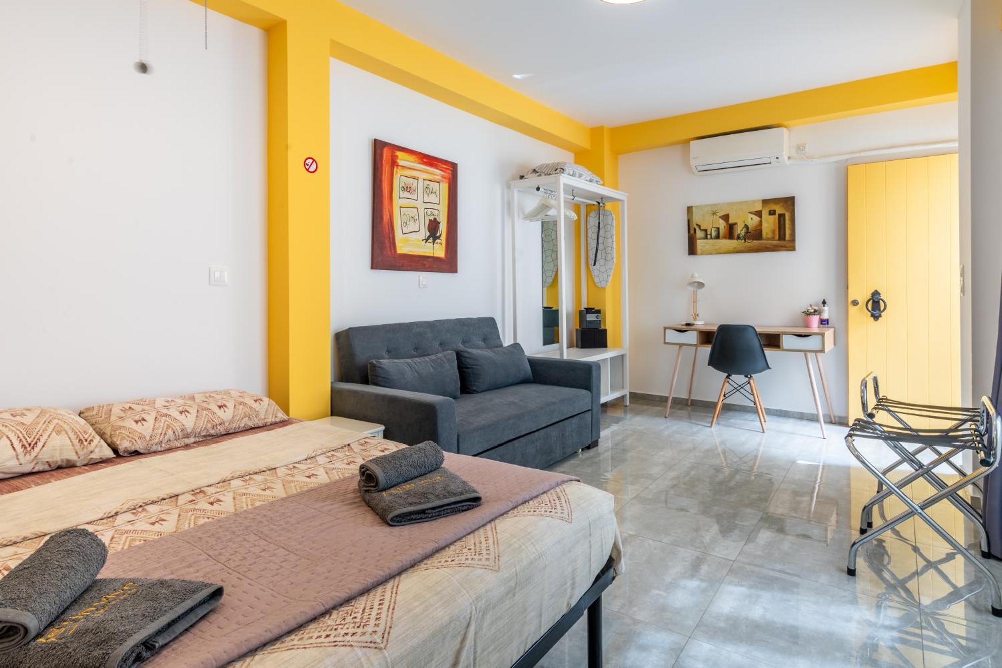 Great 35 Sq M On 1st Floor In Bohemian Psyri In Athens' Historic Center-in Vivo *